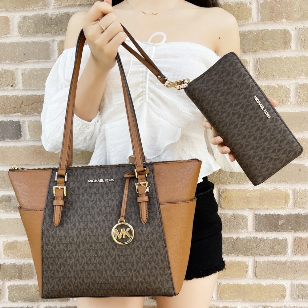 Bundle🥰NWT Michael Kors Tote Signature & wallet